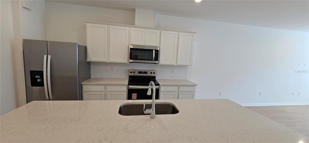 For Rent: $2,795 (3 beds, 2 baths, 1683 Square Feet)