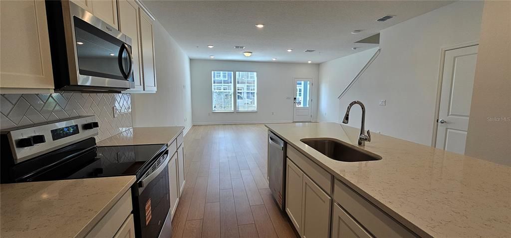 For Rent: $2,795 (3 beds, 2 baths, 1683 Square Feet)