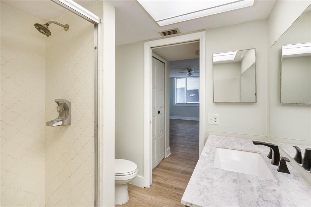 В аренду: $2,300 (2 спален, 2 ванн, 1545 Квадратных фут)