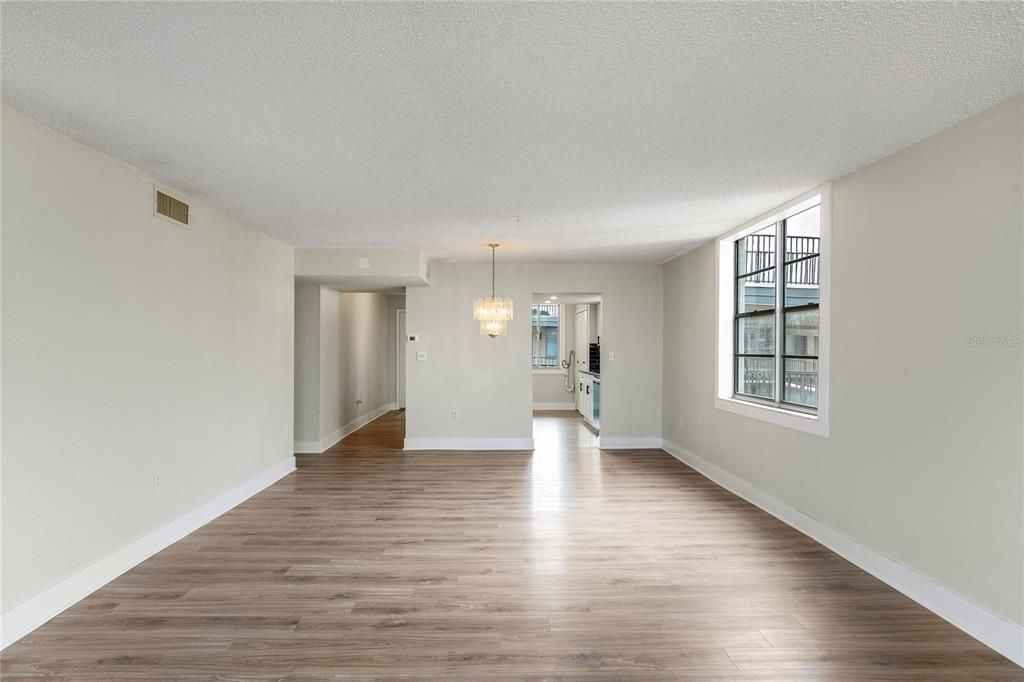 В аренду: $2,300 (2 спален, 2 ванн, 1545 Квадратных фут)