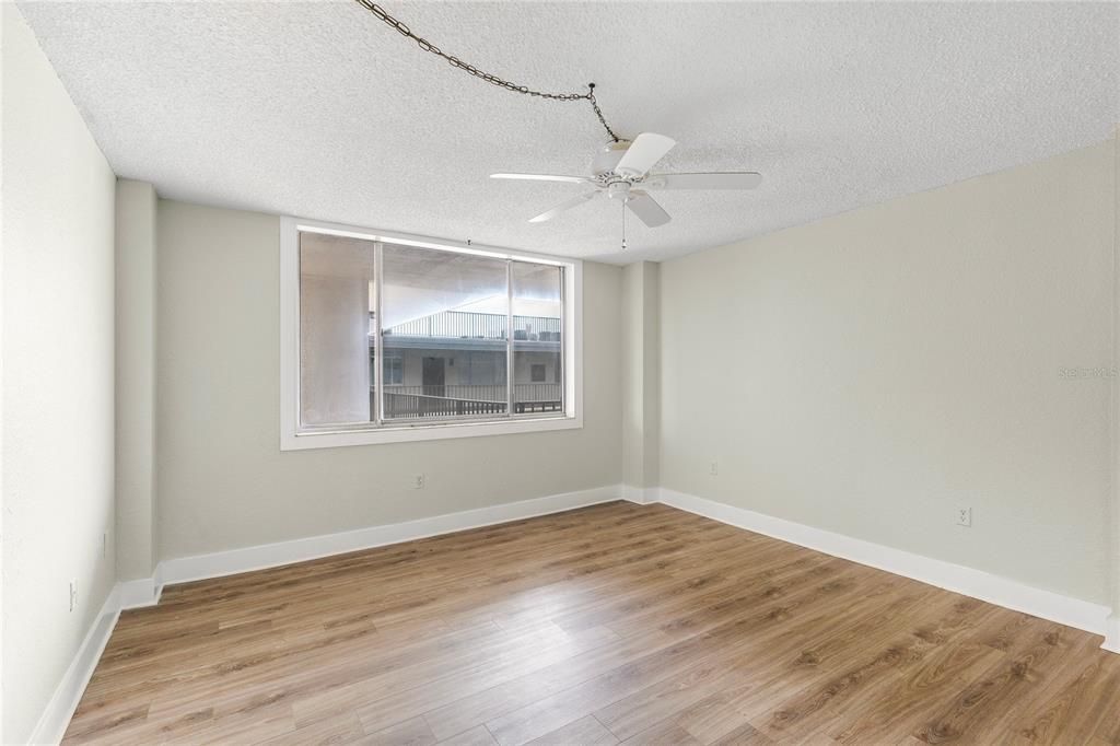 В аренду: $2,300 (2 спален, 2 ванн, 1545 Квадратных фут)