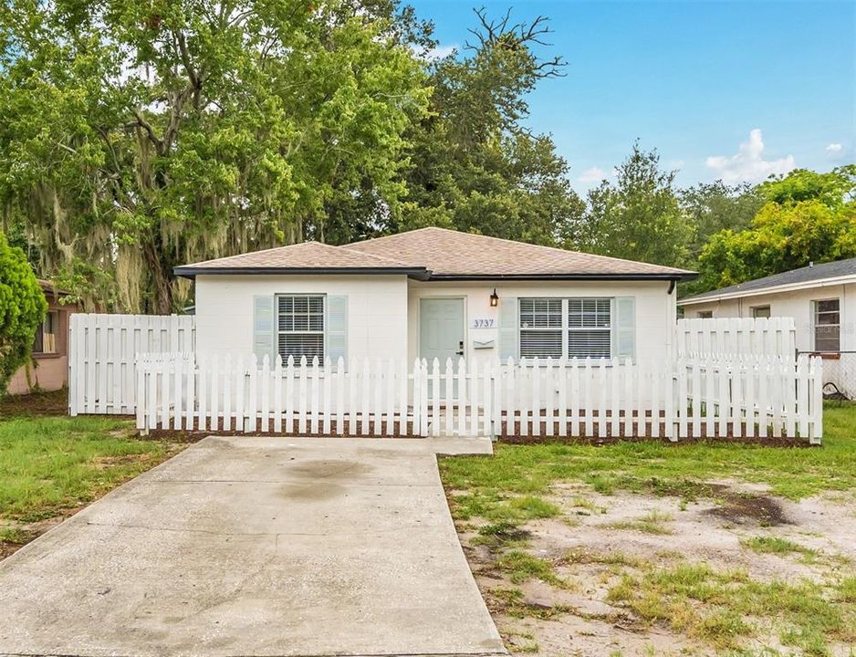 最近租的: $2,600 (4 贝兹, 2 浴室, 1235 平方英尺)