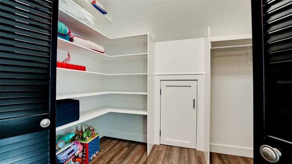 待售: $1,350,000 (3 贝兹, 2 浴室, 2496 平方英尺)