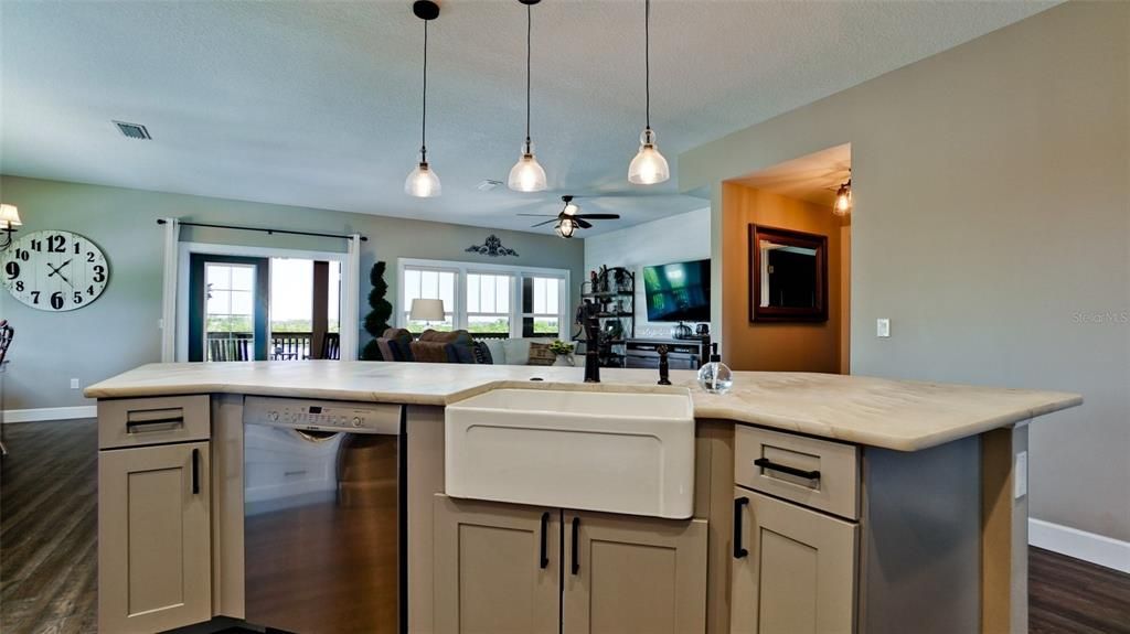 待售: $1,350,000 (3 贝兹, 2 浴室, 2496 平方英尺)