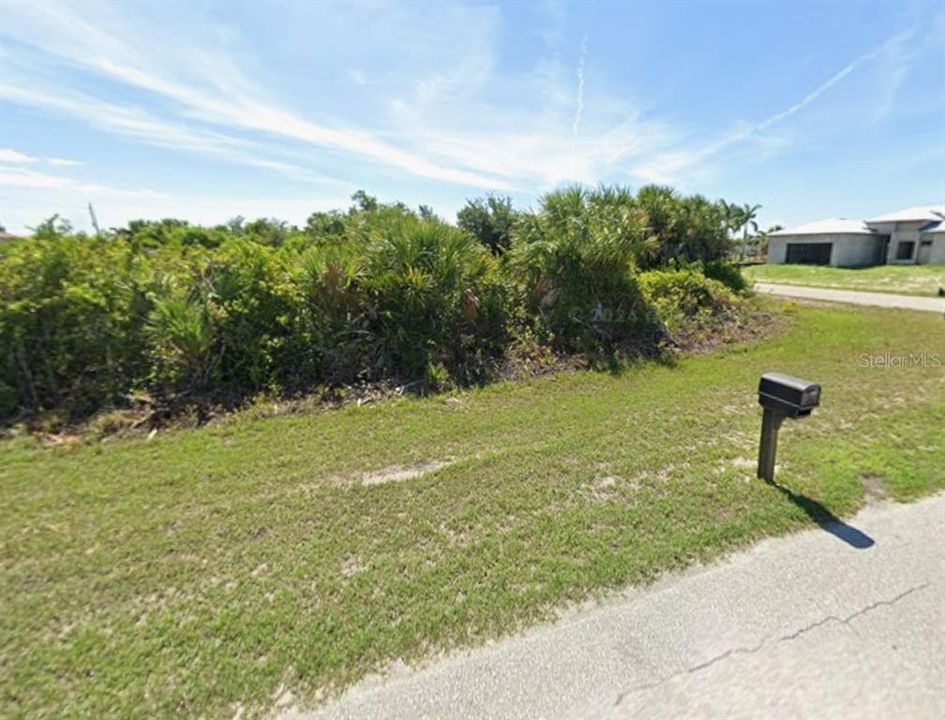 На продажу: $23,500 (0.25 acres)