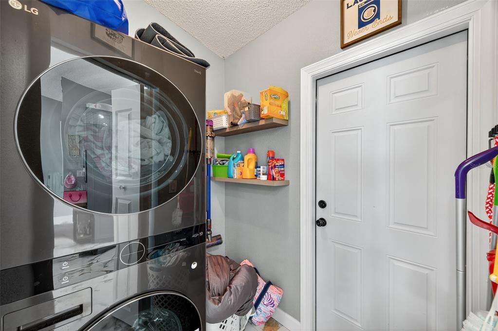 Activo con contrato: $400,000 (3 camas, 2 baños, 1461 Pies cuadrados)