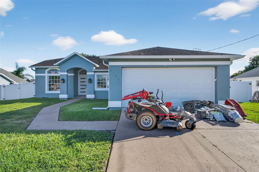 Activo con contrato: $400,000 (3 camas, 2 baños, 1461 Pies cuadrados)