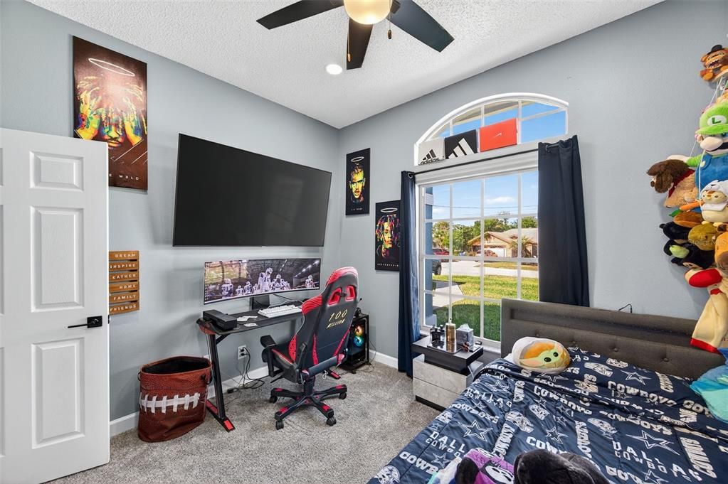 Activo con contrato: $400,000 (3 camas, 2 baños, 1461 Pies cuadrados)