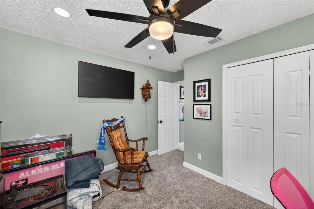 Activo con contrato: $400,000 (3 camas, 2 baños, 1461 Pies cuadrados)