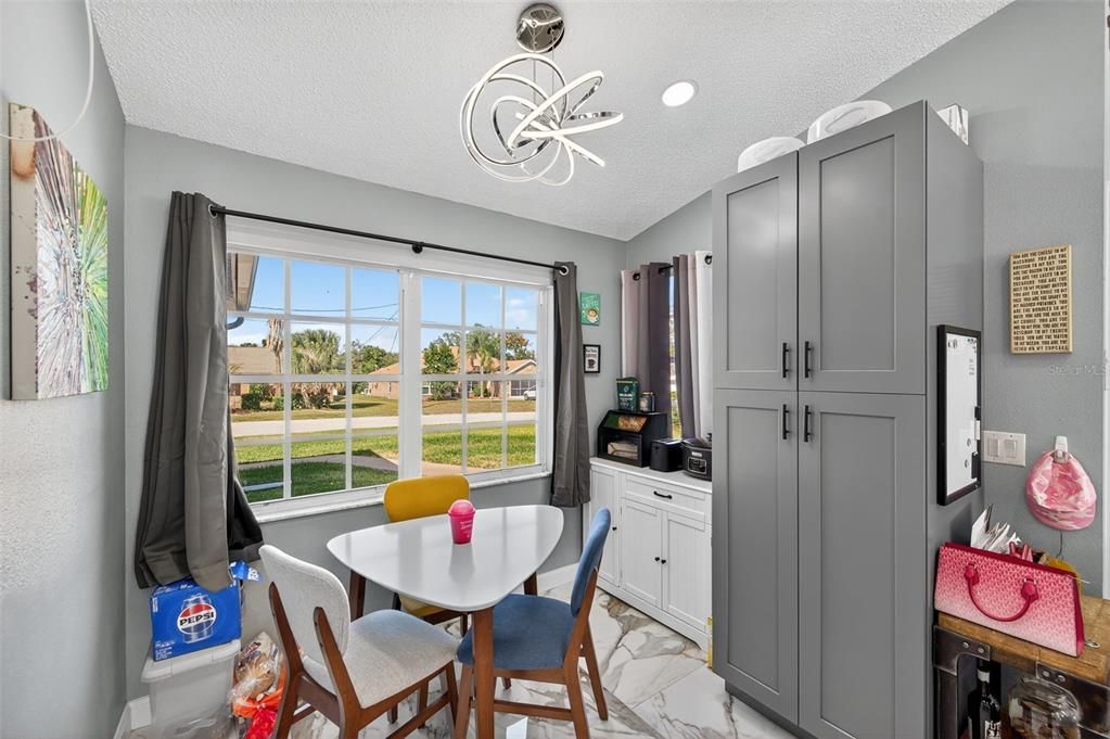 Activo con contrato: $400,000 (3 camas, 2 baños, 1461 Pies cuadrados)