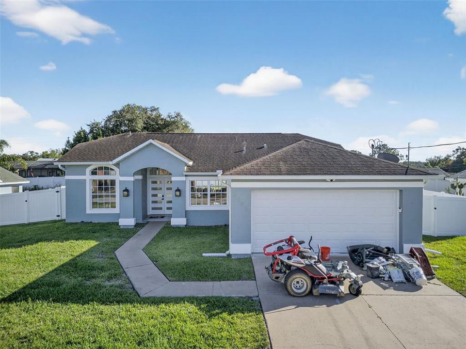 Activo con contrato: $400,000 (3 camas, 2 baños, 1461 Pies cuadrados)