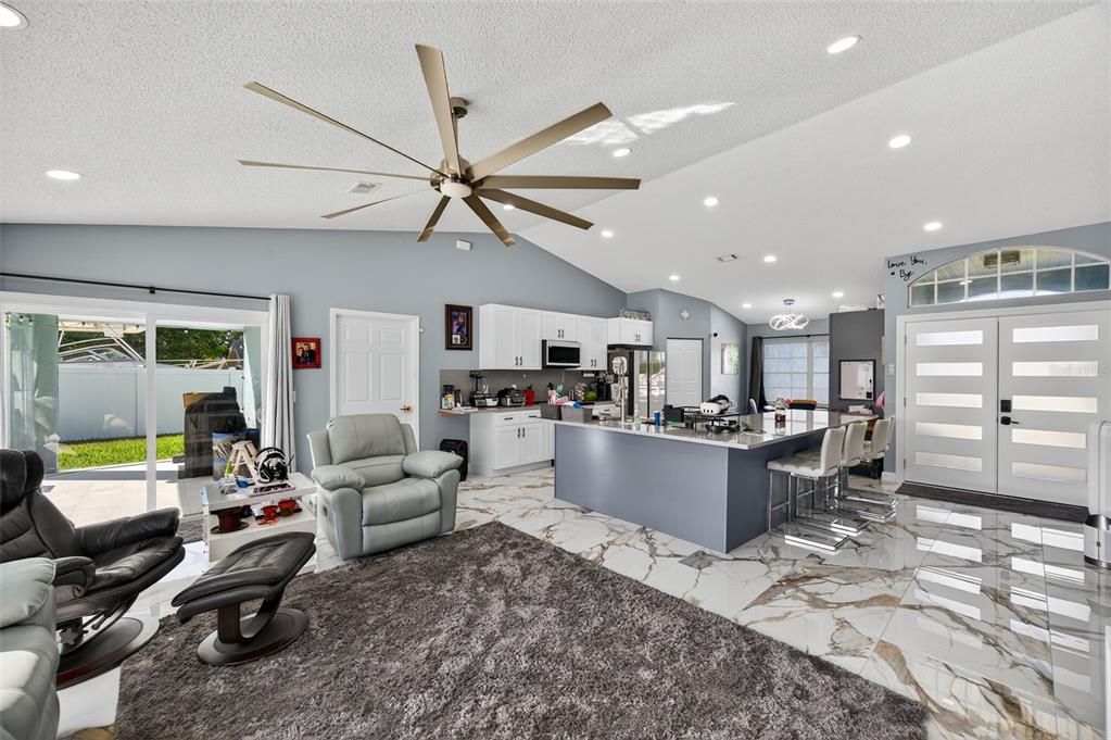 Activo con contrato: $400,000 (3 camas, 2 baños, 1461 Pies cuadrados)