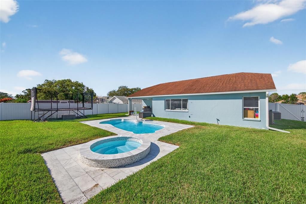 Activo con contrato: $400,000 (3 camas, 2 baños, 1461 Pies cuadrados)