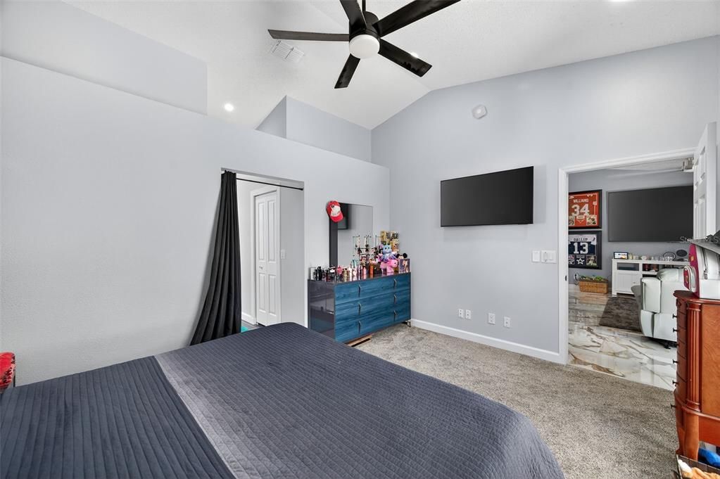 Activo con contrato: $400,000 (3 camas, 2 baños, 1461 Pies cuadrados)