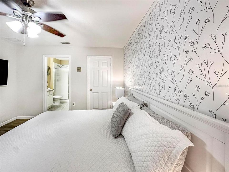 For Sale: $689,000 (6 beds, 4 baths, 2812 Square Feet)