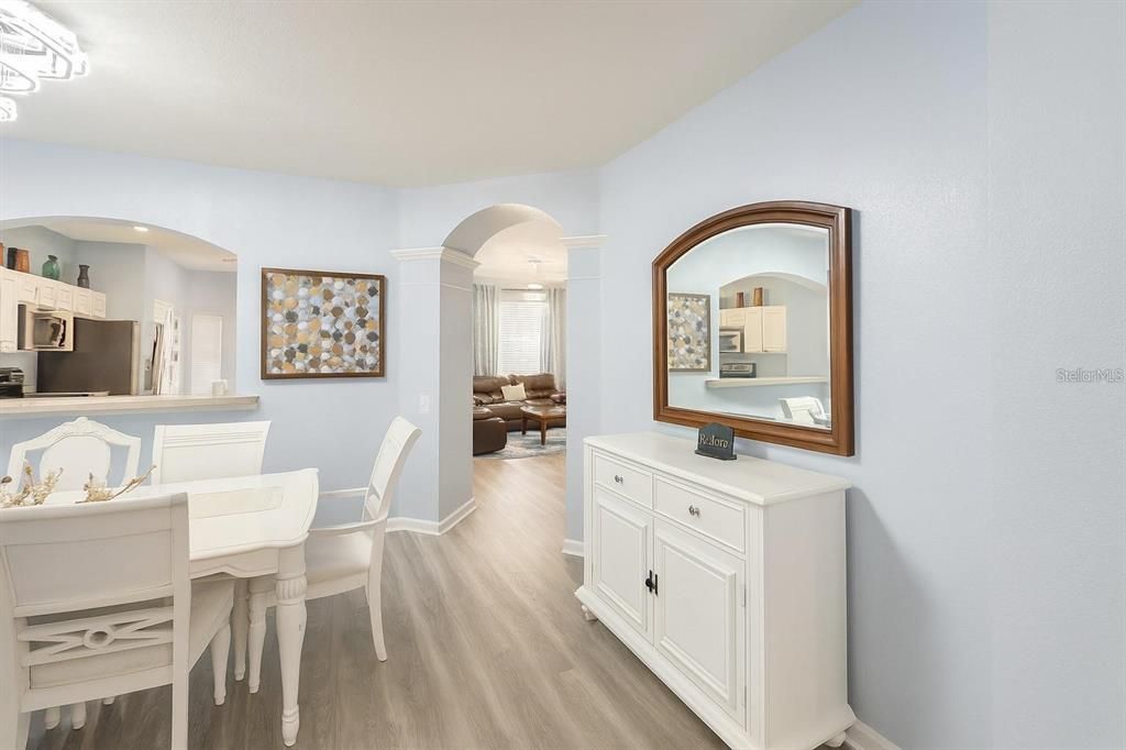 For Sale: $689,000 (6 beds, 4 baths, 2812 Square Feet)