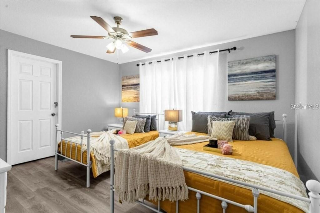 For Sale: $689,000 (6 beds, 4 baths, 2812 Square Feet)