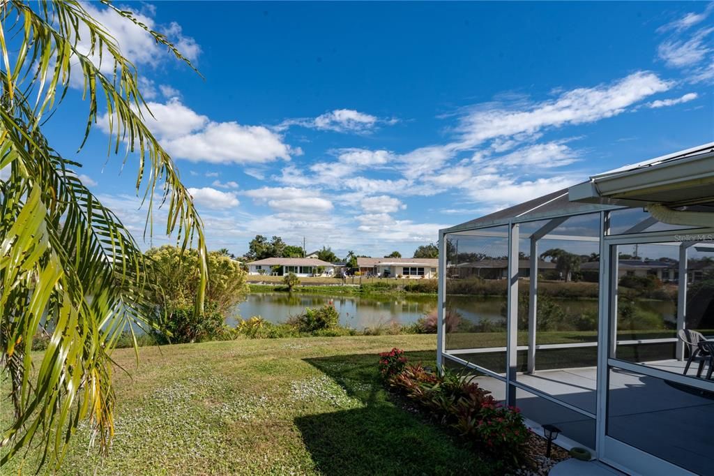 Active With Contract: $335,000 (2 beds, 2 baths, 1270 Square Feet)