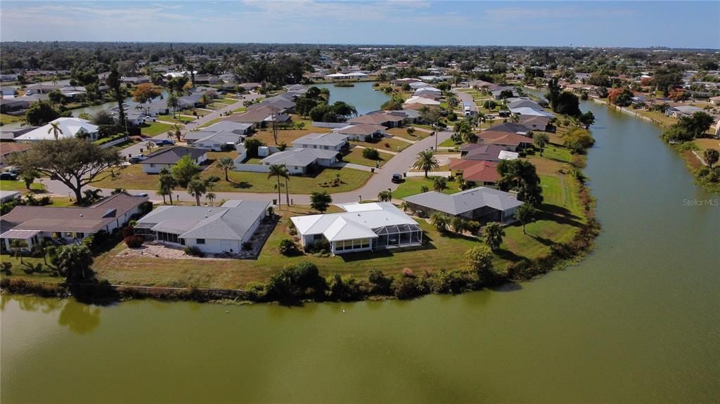 Active With Contract: $335,000 (2 beds, 2 baths, 1270 Square Feet)