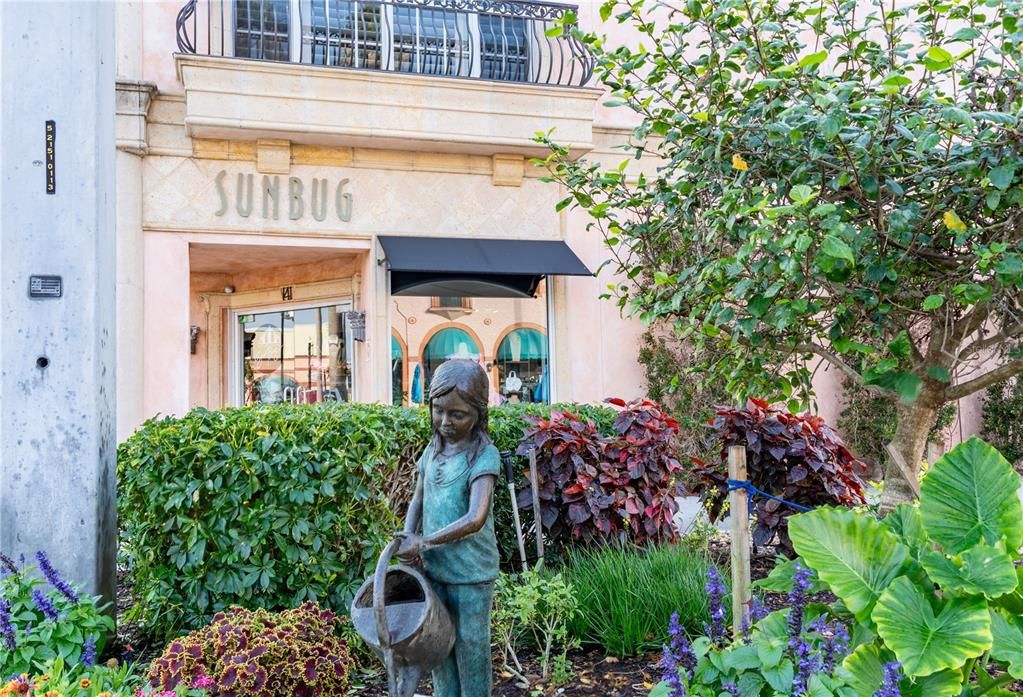 Active With Contract: $335,000 (2 beds, 2 baths, 1270 Square Feet)