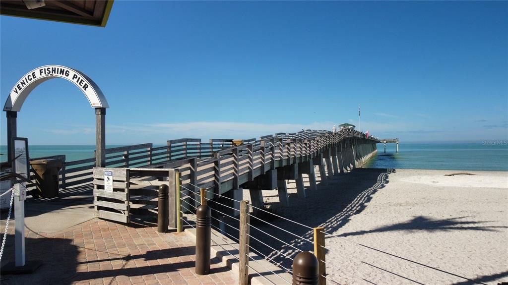 Active With Contract: $335,000 (2 beds, 2 baths, 1270 Square Feet)