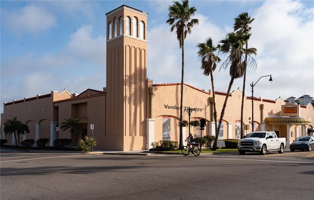 Active With Contract: $335,000 (2 beds, 2 baths, 1270 Square Feet)