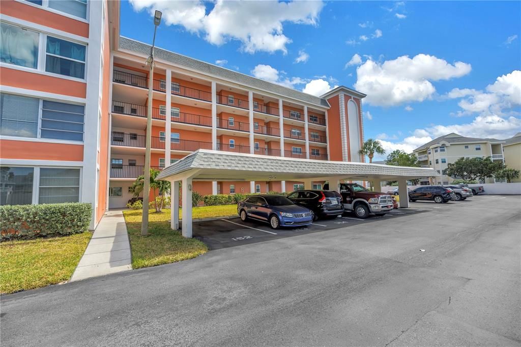 Под контрактом: $165,000 (2 спален, 2 ванн, 1050 Квадратных фут)