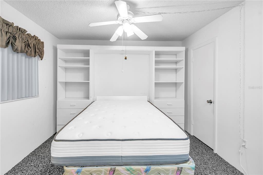 Под контрактом: $165,000 (2 спален, 2 ванн, 1050 Квадратных фут)