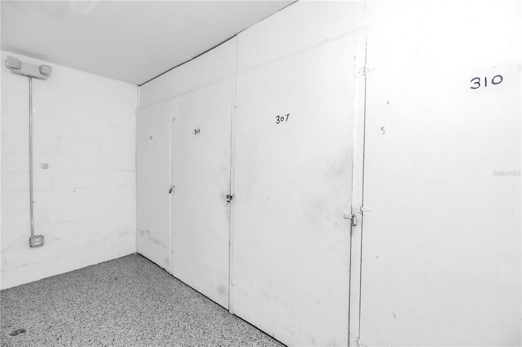 Под контрактом: $165,000 (2 спален, 2 ванн, 1050 Квадратных фут)