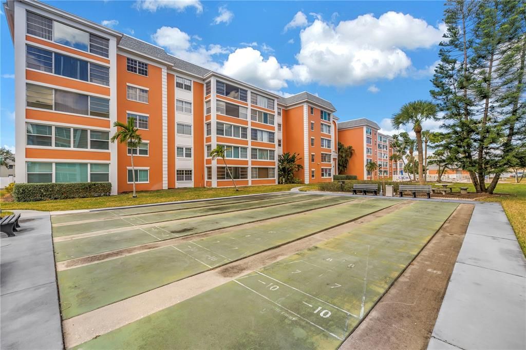 Под контрактом: $165,000 (2 спален, 2 ванн, 1050 Квадратных фут)