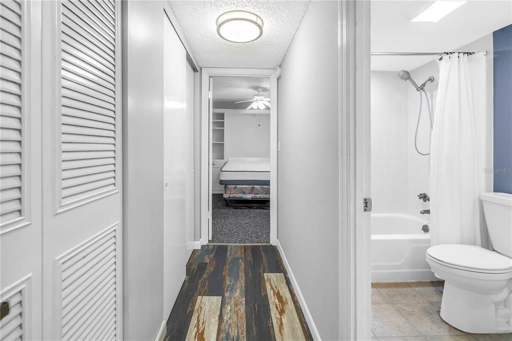 Под контрактом: $165,000 (2 спален, 2 ванн, 1050 Квадратных фут)