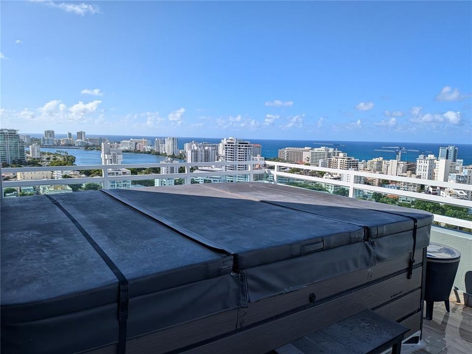 For Sale: $1,975,000 (3 beds, 3 baths, 2407 Square Feet)