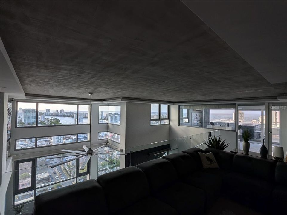 For Sale: $1,975,000 (3 beds, 3 baths, 2407 Square Feet)