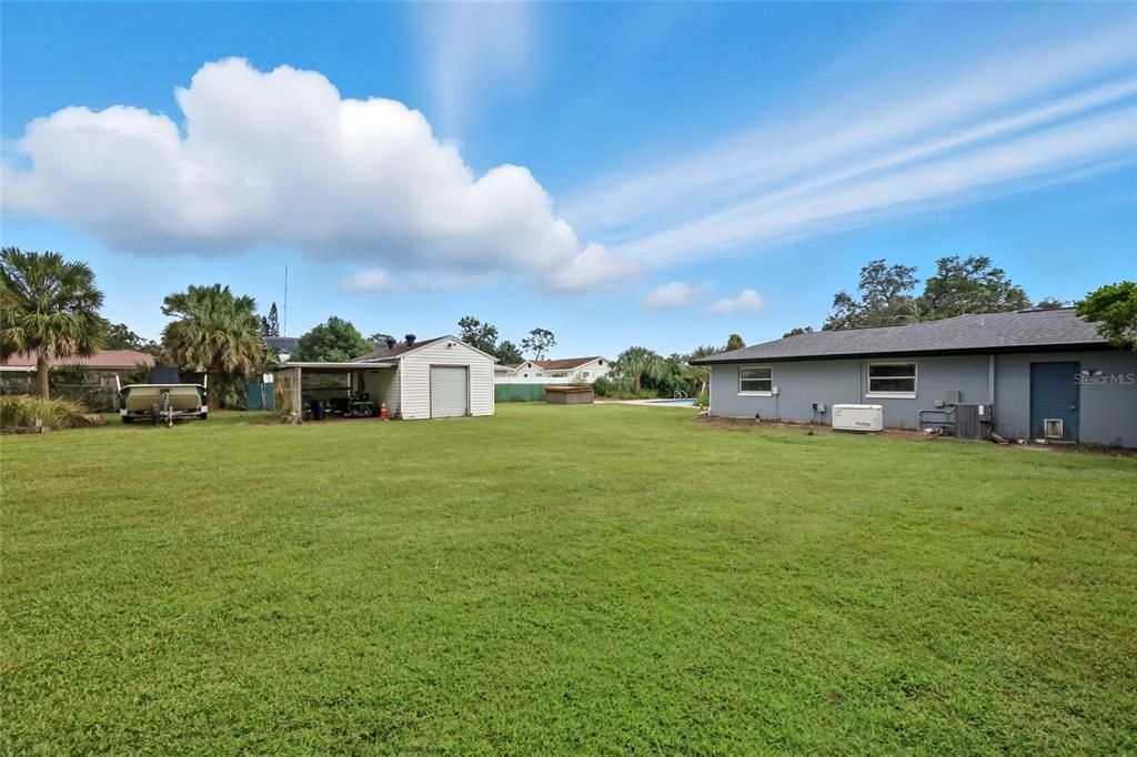 Activo con contrato: $425,000 (3 camas, 2 baños, 2067 Pies cuadrados)