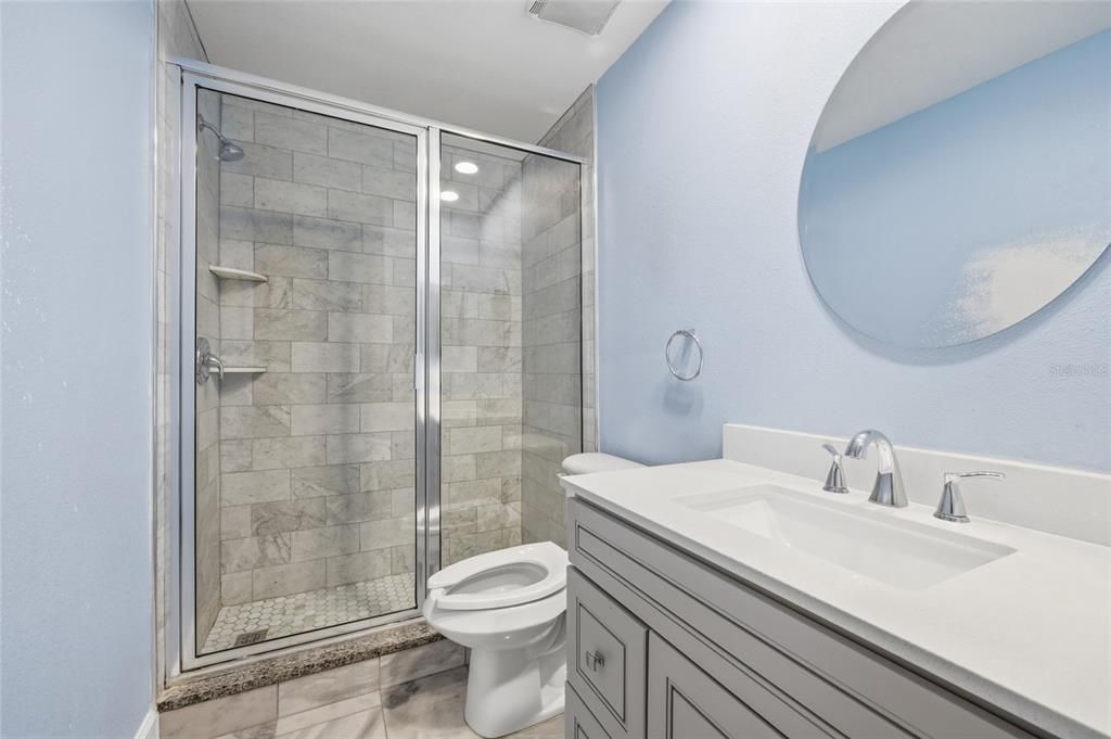 Activo con contrato: $425,000 (3 camas, 2 baños, 2067 Pies cuadrados)