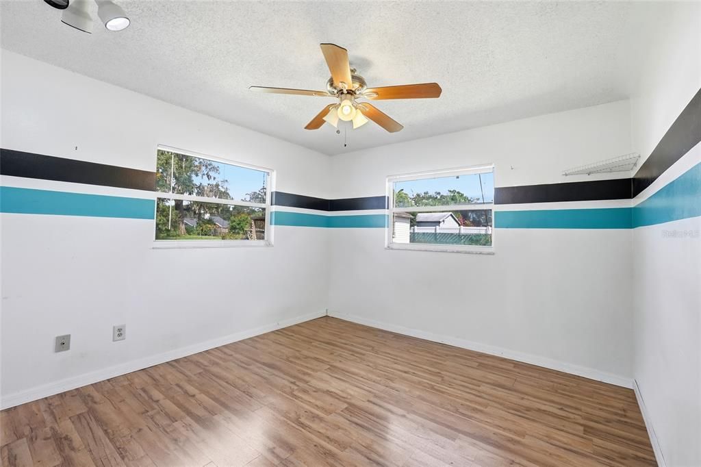 Activo con contrato: $425,000 (3 camas, 2 baños, 2067 Pies cuadrados)