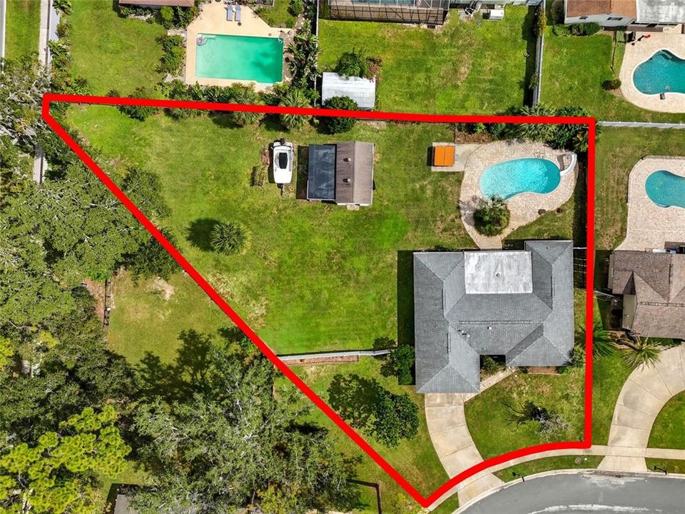 Activo con contrato: $425,000 (3 camas, 2 baños, 2067 Pies cuadrados)