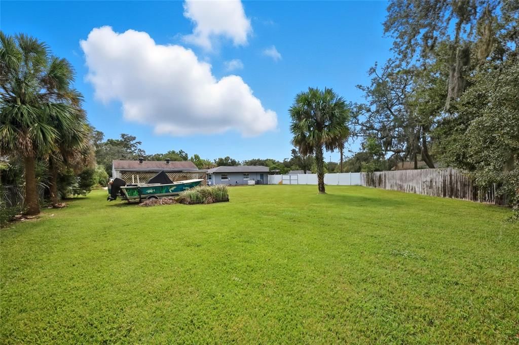 Activo con contrato: $425,000 (3 camas, 2 baños, 2067 Pies cuadrados)