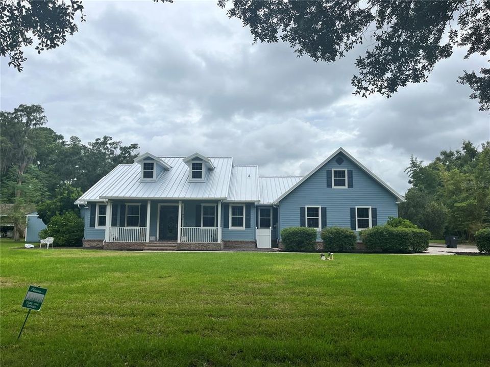 Vendido Recientemente: $899,000 (3 camas, 2 baños, 3009 Pies cuadrados)