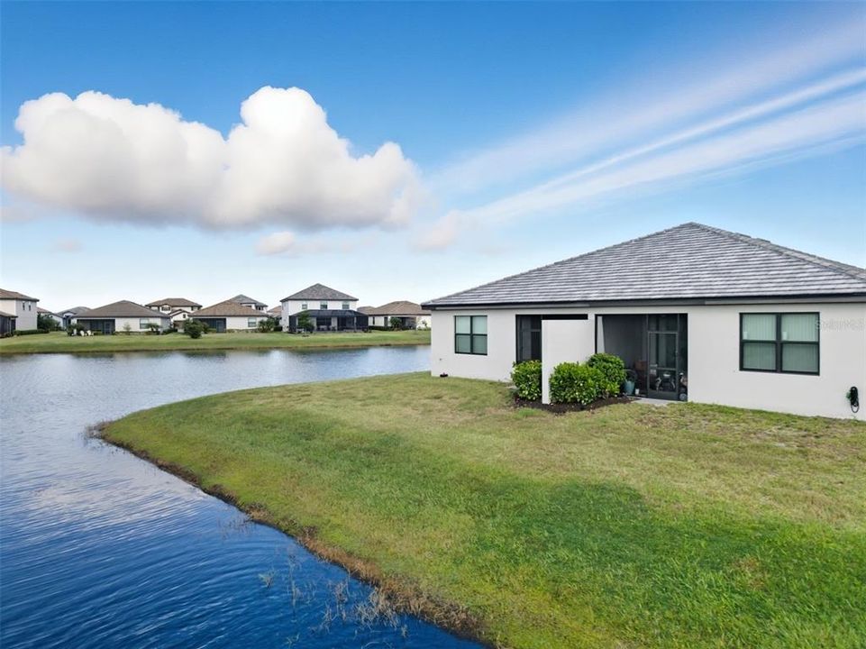 Activo con contrato: $410,000 (2 camas, 2 baños, 1557 Pies cuadrados)