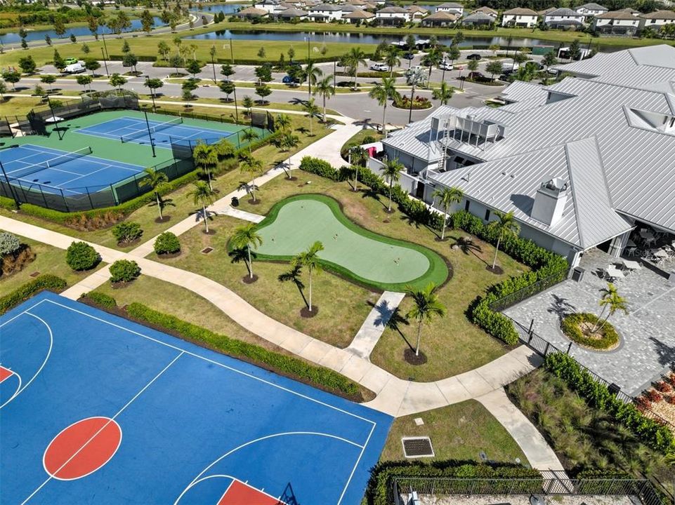 Activo con contrato: $410,000 (2 camas, 2 baños, 1557 Pies cuadrados)