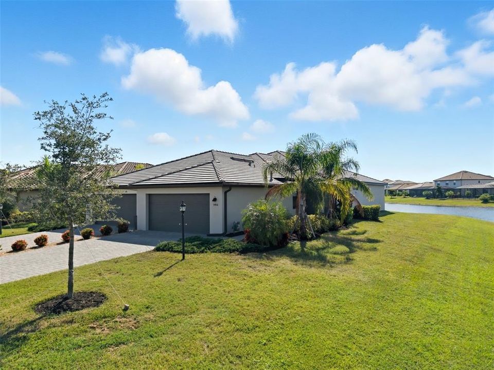 Activo con contrato: $410,000 (2 camas, 2 baños, 1557 Pies cuadrados)