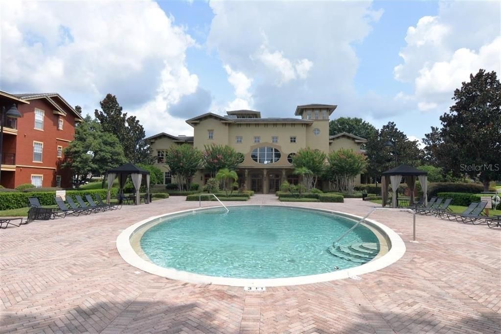 待售: $198,900 (2 贝兹, 2 浴室, 1242 平方英尺)