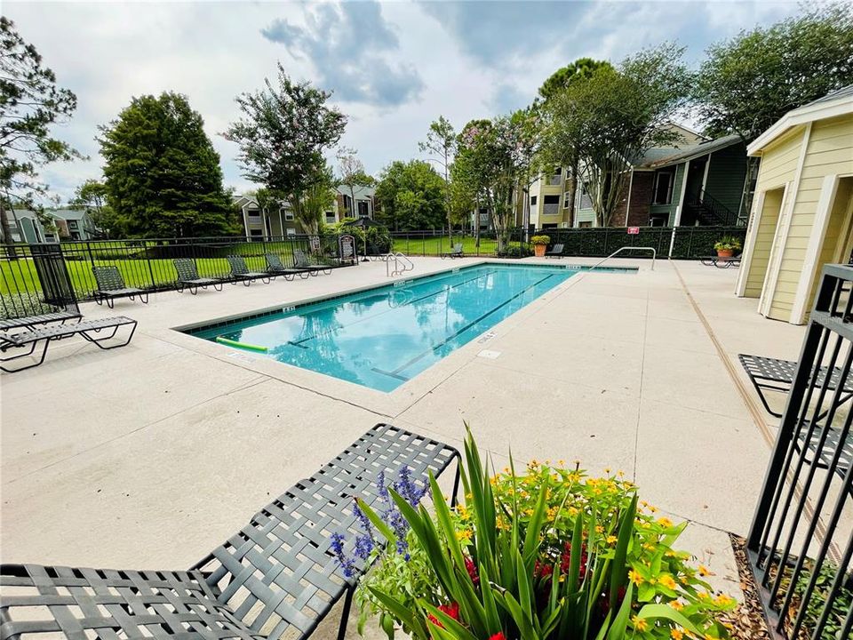 На продажу: $165,000 (2 спален, 2 ванн, 874 Квадратных фут)