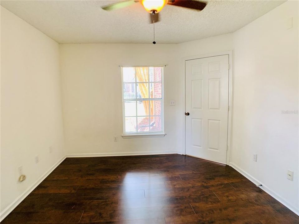 На продажу: $165,000 (2 спален, 2 ванн, 874 Квадратных фут)