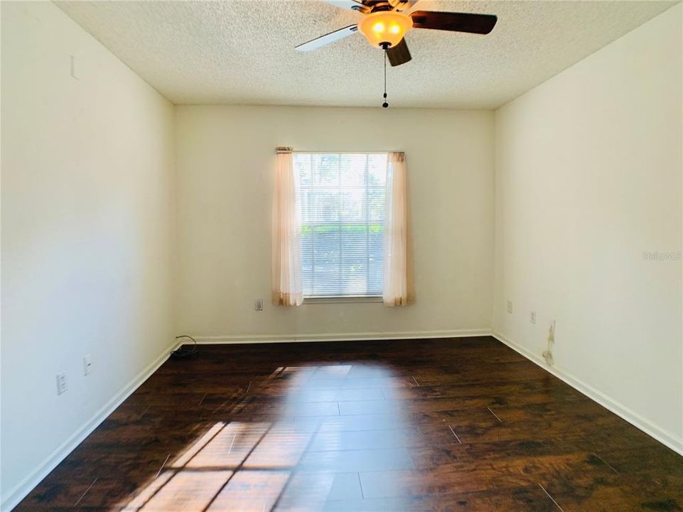 На продажу: $165,000 (2 спален, 2 ванн, 874 Квадратных фут)