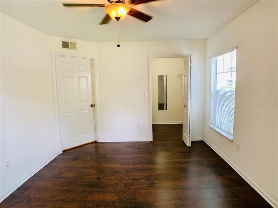 На продажу: $165,000 (2 спален, 2 ванн, 874 Квадратных фут)