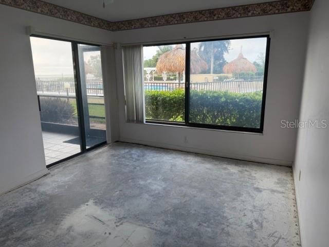 На продажу: $249,000 (2 спален, 2 ванн, 890 Квадратных фут)