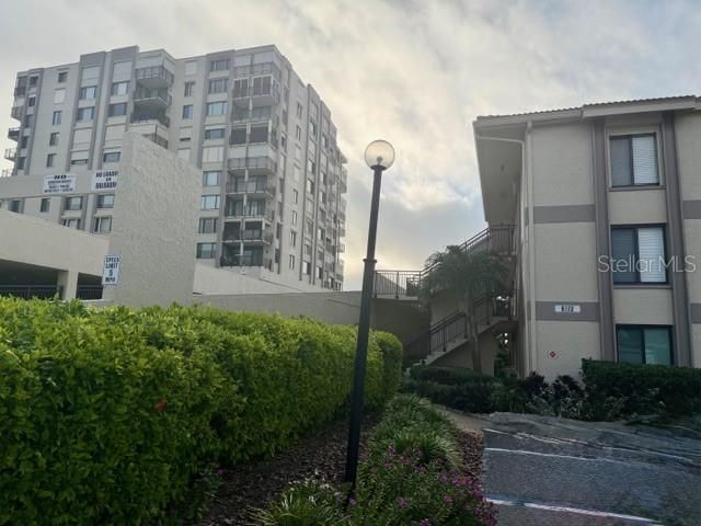 На продажу: $249,000 (2 спален, 2 ванн, 890 Квадратных фут)