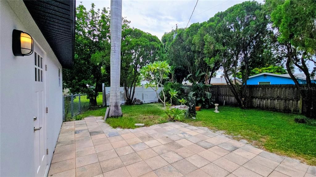 For Rent: $2,350 (3 beds, 2 baths, 1184 Square Feet)